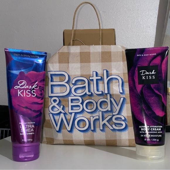 Bath and Body Works Dark Kiss Body Cream Lotion (2 - 8oz’s) 24 Hour Moisturizer - Picture 2 of 12